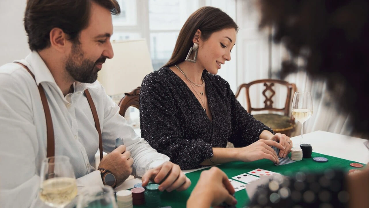 Giochi festivi e divertimenti popolari